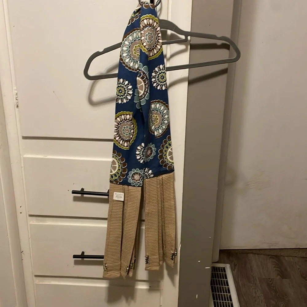 Demdaco Kitchen Boa Is A Stylish Re-invention Of The Classic Tea Towel. - Picture 8 of 8